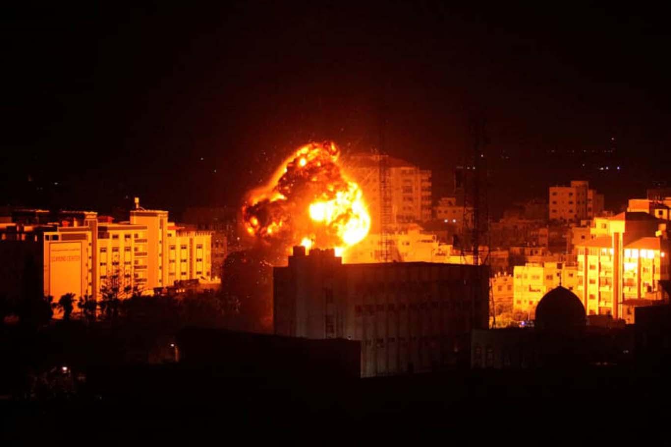 Siyonistlerden Gazze'ye hava saldırısı